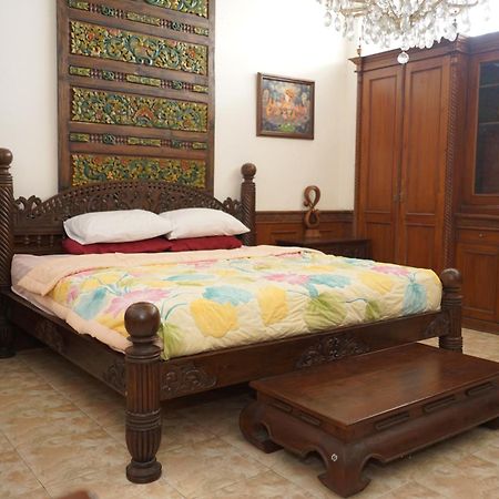 Rumah Pesik Art Heritage Gondowulung Экстерьер фото